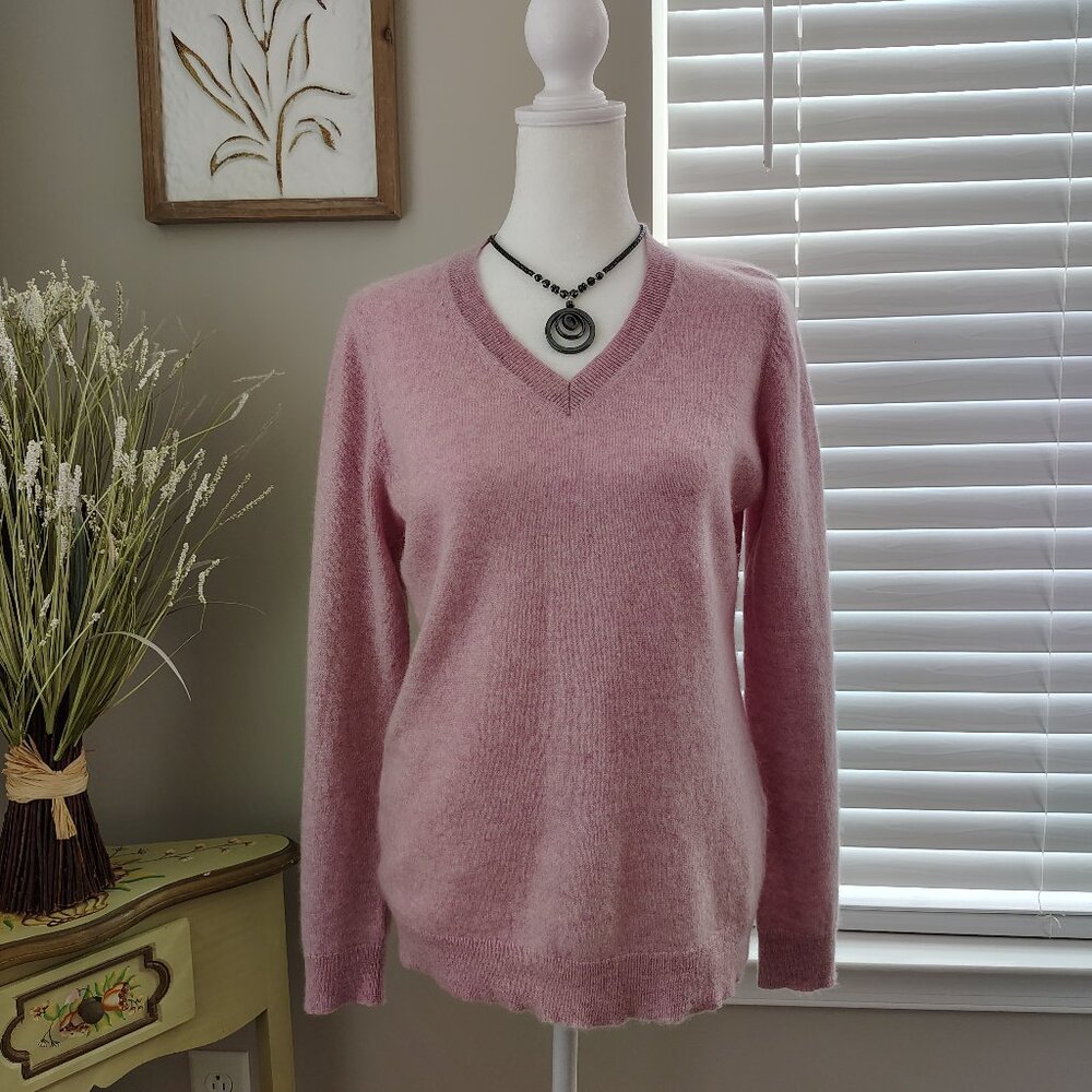 Rare Heathered Lavender - 100% Cashmere - V Neck - Long Sleeve Sweater - Medium